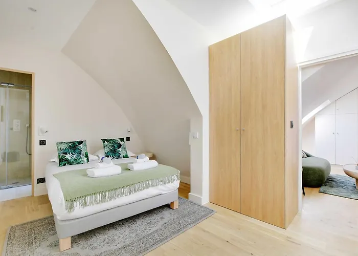 Lägenhet A C 1br 2p - Saint-lazare Les Champs Elysee